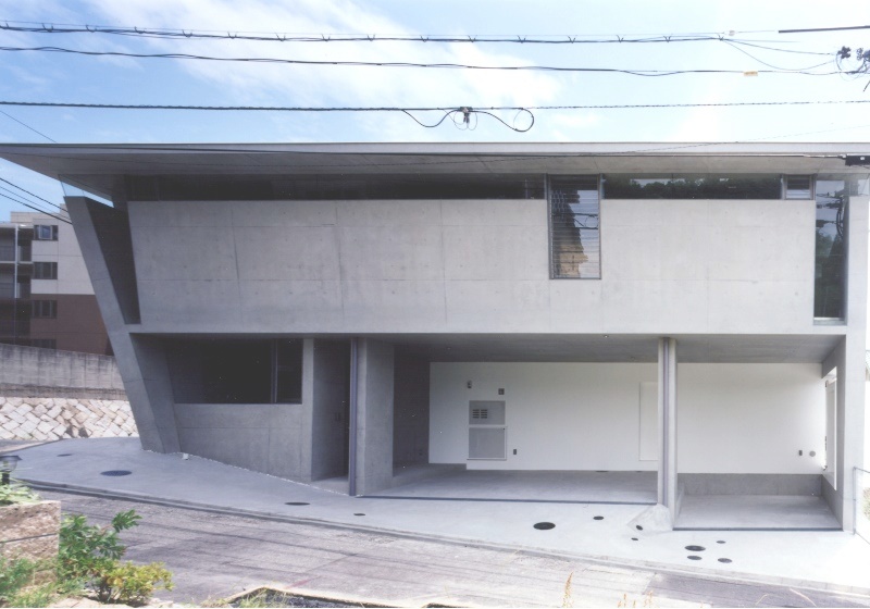 大屋根の家